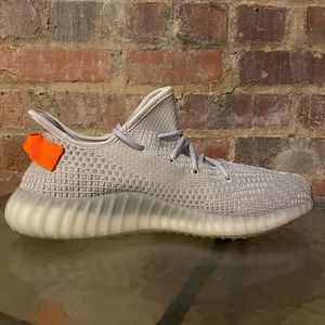 Yeezy 350 boost V2 Tail Light
